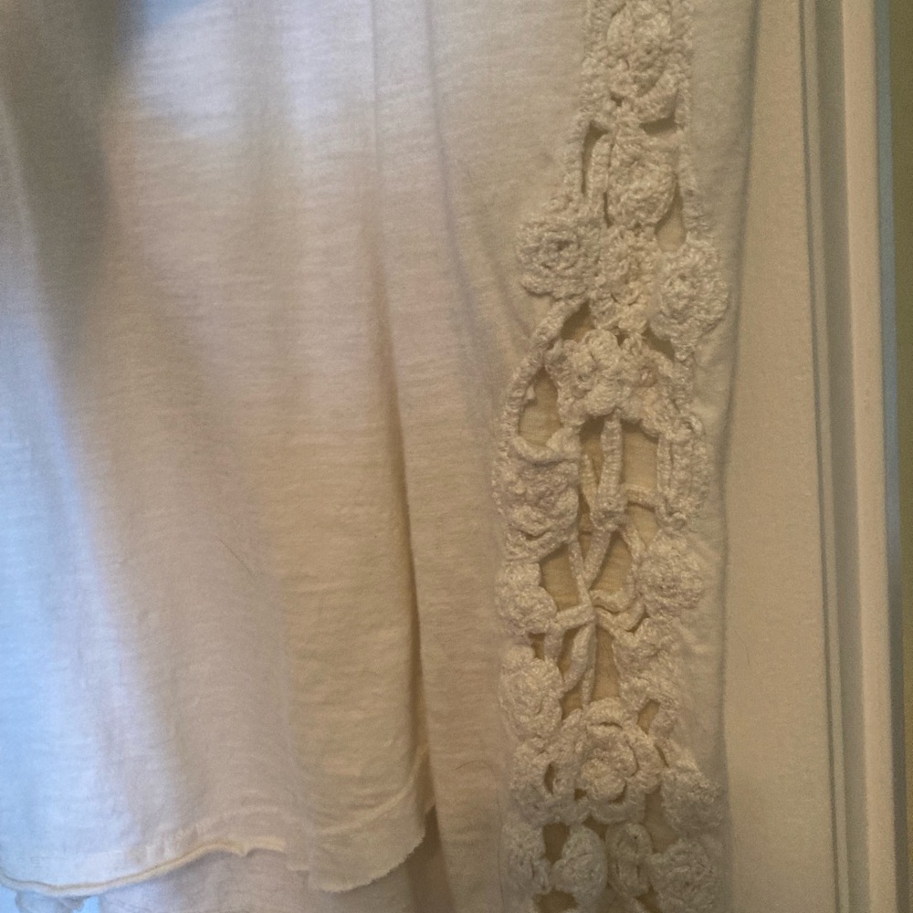 Bundle of two Free People Long Sleeve V Neck Tees, Size Large - Picture 4 of 6